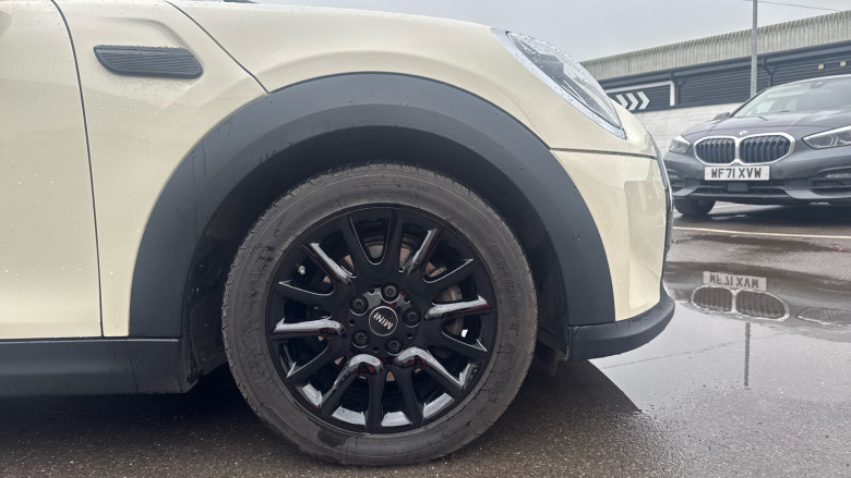 MINI Hatchback 1.5 Cooper Classic 3dr Auto Petrol Hatchback